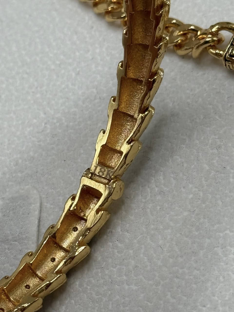 سيت ماركة bvlgari امزون مختم 18k طلاء ذهب
يوجد توصيل كافة محافظات العراق


**إذا كنت صاحب هذا الإعلان وتريد حذفه لأي سبب، رجاءا أرسل رسالة إلى الدعم الفني**