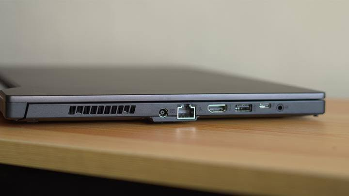 العملاق Asus tuf gaming 
🔥 **ASUS TUF Dash F15 Gaming** 🔥

💻 جهاز ألعاب وشغل احترافي بحالة ممتازة

✅ **المعالج:** Intel Core i7-12650H (10 أنوية / 16 خيط)
✅ **كرت الشاشة:** NVIDIA GeForce RTX 3060 6GB
✅ **الرام:** 16GB DDR5
✅ **الخزن:** SSD 512GB NVMe
✅ **الشاشة:** 15.6" FHD 144Hz Gaming Display
✅ **Thunderbolt 4**
✅ **Windows 11**

🎮 يشغل أحدث الألعاب بأداء قوي
🎬 ممتاز للمونتاج، التصميم، البرمجة وأعمال الهندسة
⚡ شاشة 144Hz تمنحك سلاسة عالية بالألعاب التنافسية
❄️ تبريد ASUS TUF المعروف بالاستقرار أثناء الضغط

📦 الكرتون والشاحن الأصلي موجود
🔋 البطارية بحالة ممتازة
✨ نظافة عالية جداً واستعمال محترم

💰 **السعر: [مليون و50 الف فقط ]**
📍 **الموقع: [بغداد ]**
متوفر توصيل داخل بغداد فقط 
📩 للاستفسار أو الحجز راسلني خاص أو الاتصال على ***********
اذا كنت طالب هندسة تنصيب برامج هندسة مثل AutoCAD, Revit  تفعيل وتنصيب مجانا وكافة البرامج 
خدمات ما بعد البيع من تنصيب برامج العاب حل مشاكل الويندوز مجانا 

#ASUS #TUF_Dash_F15 #RTX3060 #GamingLaptop #LaptopForSale #بغداد #لابتوب_للبيع #قيمنك

إذا الجهاز جهازك وتريد كليشة أدق (نسبة البطارية، النظافة، وجود الكرتون، مدة الاستخدام، السعر)، أرسل المواصفات الكاملة وأنا أصيغها بشكل أقوى للتسويق.
