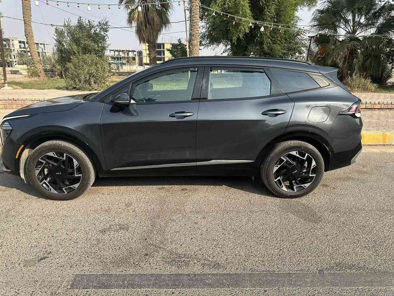 ‏كيا سبورتاج  موديل2024 – وارد أمريكي
محرك-2500
‏اللون: رمادي غير محدد

‏الفئة:Sx برستيج 

‏المواصفات:

‏• سقف بانوراما

‏• بصمة تشغيل

‏• مقاعد جلد

‏• مقاعد تدفئة وتبريد

‏• المقاعد الأمامية كهرباء (الاثنين)

‏• ذاكرة مقاعد (Memory)

‏• رادارات أمامية وجانبية

‏• نظام تحديد المسار

‏• نقاط عمياء

‏• هيترات بالمرايات الجانبية (ضباب)

‏• نظام قيادة ذاتية

‏• بريك تلقائي

‏• 5 كاميرات 360 درجة

‏• جنطة خلفية كهرباء

‏• شاشات ديجتال متصلة

‏• إضاءة داخلية LED

‏• ليدات أمامية وخلفية

‏• Android Auto

‏• Apple CarPlay

‏• شحن لاسلكي
فور ويل

‏• تبريد ثلّاجتين

‏الممشى: ١٤ الف ميل
وبعد هواي مواصفات 

‏ملاحظة:

‏السيارة حادثها خفيف (تبديل جاملغ + صبغ بنيد من امريكا )
السعر:215 وبيها مجال

‏الموقع: ميسان 

‏رقم الهاتف: ***********

‏
