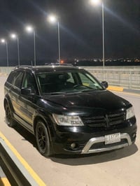 دودج جورني للبيع  موديل 2020  رقم صلاح الدين  لون اسود  وبعد احلا من ا...