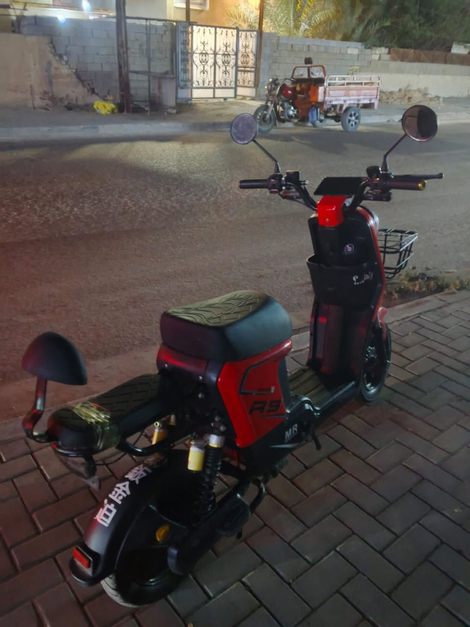 دراجه شحن مديل 2025 الدرجه جديده مامستعمله هواي وبيها 5 بطريات وين مايعجبك افحصٍ بس الاشاير ما يتغلن فقط السعر 400 بيها مجال قليل جداً الرقم
***********
