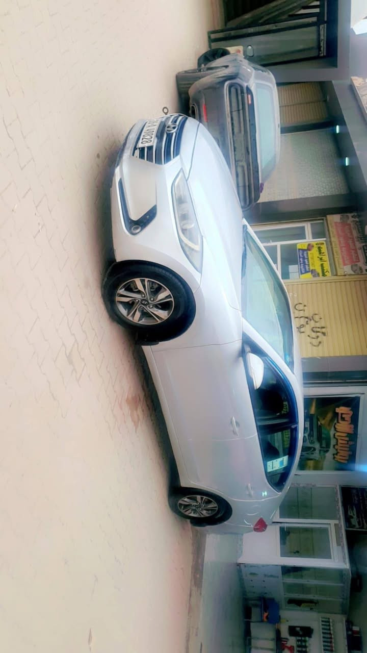 السلام عليكم
النترا خليجي للبيع موديل 2016 شكل ال2017 رقم قادسيه باسمي تحويل بنفس الاسبوع

مكينه 2000
اشاير بالمري
تبريد قطعتين 
محرك كير كفاله 
بيه مكانات كلير الجهه اليمنه مكفوله من الضربه والتبديل
 السعر 115 بيه مجال
مكان السيارة دوانيه / عفك
استفسار أكثر اتصل ***********
