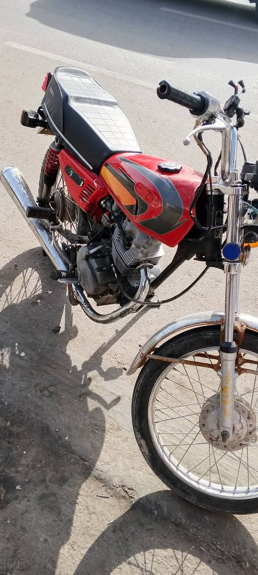 سلام عليكم دراجه للبيع مال مستعجل اربعه كير موديل الشاصي 16 بس الدراجه عوزله ترتيبات بصيطه وهذا رقم *********** مكاني كربلاء
