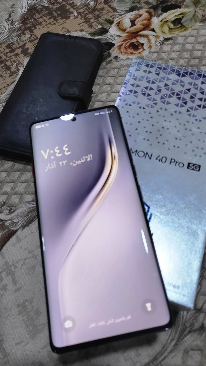 السلام عليكم للبيع جهاز تكنو كامون ٤٠ برو جهاز غني عن التعريف ذاكرته ٢٥٦ رام ١٢ +١٢  جهاز اخو الجديد مستعمل شي قليل كارتونه غراضه كامله   سعره ٢٧٠ للستفسار ***********
