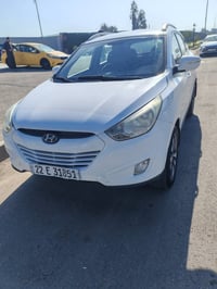 توسان 2014 مكفوله بس رصعه بل باب الخلفي جهت سايق شخط بل باب الخلفي جهت...