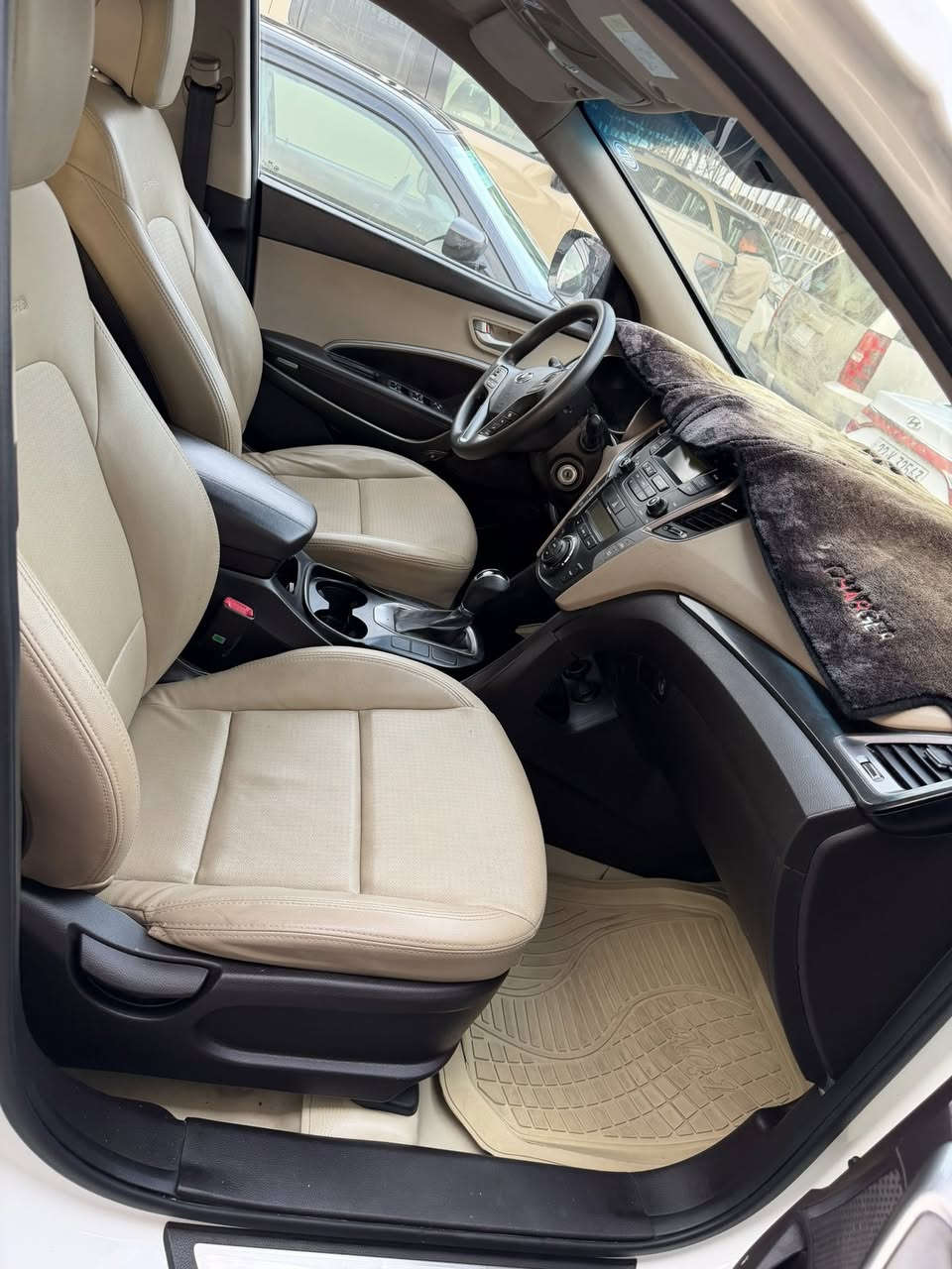 سلام عليكم سنتافي مديل 2015 خليجي سياره بيهه ضربه بلعراق بجم بدون شاصي بدون كص بيهه رشات صبغ  مكينه 6 سلندر كير كفاله حداده تبريد تخم تاير جاهزه سياره رقم بصره تحويل ثاني يوم 
عنواني بصره القبله 
السعر 129 ورقه 
تصال ***********
