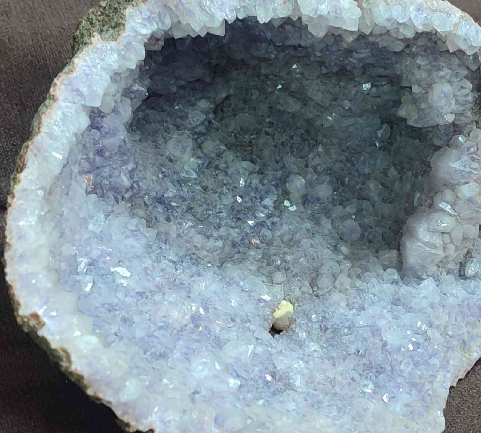 حجر خام حجر الجمشت البنفسجي حجم كبير
بيع مباشر 25.000 دينار 
يتوفر توصيل لجميع محافظات العراق


**إذا كنت صاحب هذا الإعلان وتريد حذفه لأي سبب، رجاءا أرسل رسالة إلى الدعم الفني**