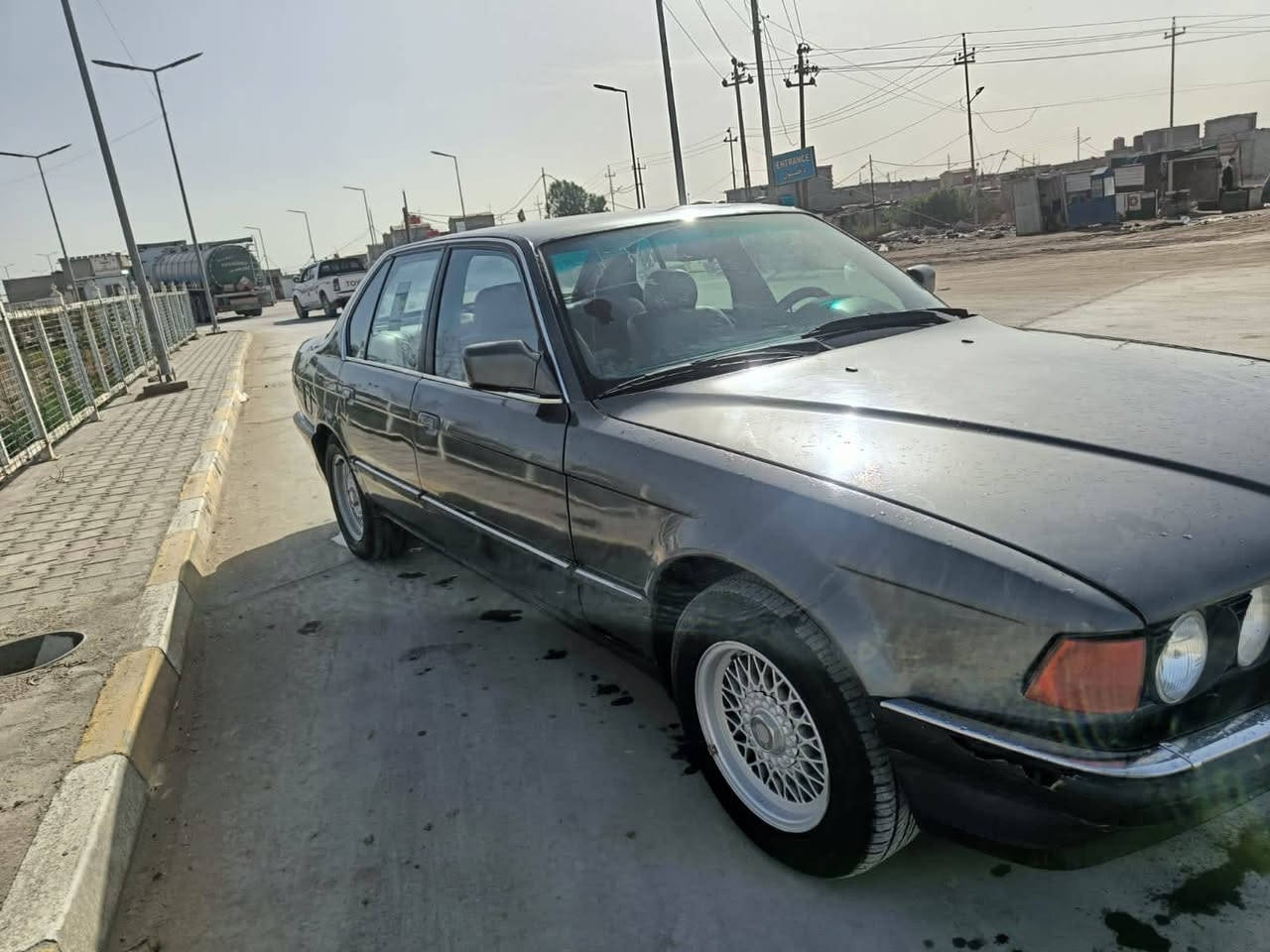 السلام عليكم سياره بي ا م دبل يو 735 كير مكينه حداد تخم تاير سياره خير من الله حلوه ونضيفه رقم بغداد راعيه بل البصره مكان السياره البصره السعر 48 وبيه مجال بيع ومراوس رقم الهاتف***********:::***********
