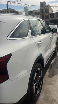 عندي سورنتو 2025  الاتصال 07901479978