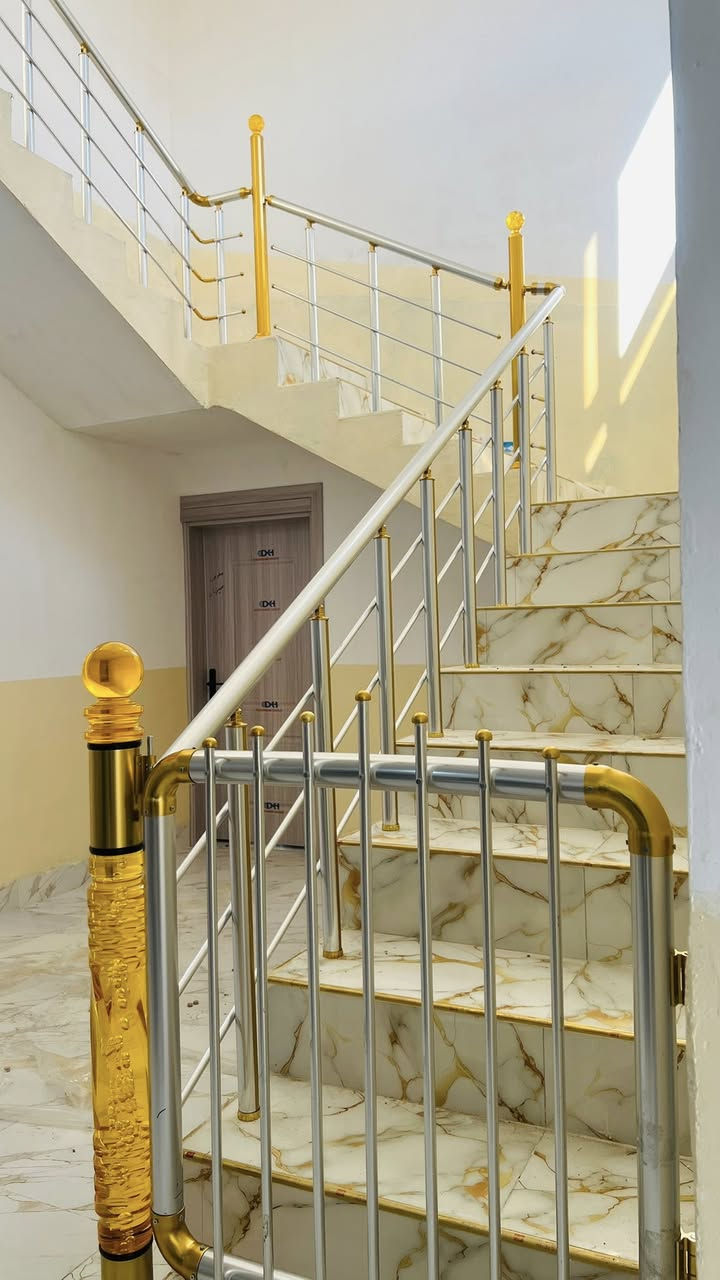 أعمالنا مستمرة ومتواصلة 😊⚒️🏠
جانب من أعمالنا  في ناحية العباسي/ قرى الحوايج في منزل الأستاذ احسان ال ياسين ومبروك لأصحاب الدار🌹

تم تجهيز المنزل بمحجر درج  بوري مدور مواد تركية💯💯
❎السعر مناسب جداً
❎يتميز بالمتانة
❎مقاومة عالية ضد الصدأ

متوفر لدينا كل أنواع المحجرات بكافة الألوان والأشكال 
مربع ودائري وكذلك الجام والملكي
دقة وضمان في العمل والمواد
الأسعار مناسبة جداً وتنافسية. وبنظامي القسط والنقد
شعارنا الدقة والأتقان في العمل💪

للأستفسار
*********** 
 *********** واتساب
