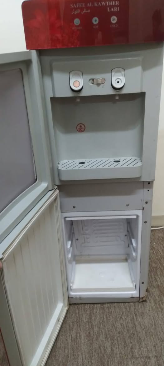 براد صافي الكوثر
اخذنا قبل شهر 
كلش نظيف استعمال قليل ما بي اي تصليح شغال حار بارد
سعرة ٤٥ قفل 
بسمايا ***********
