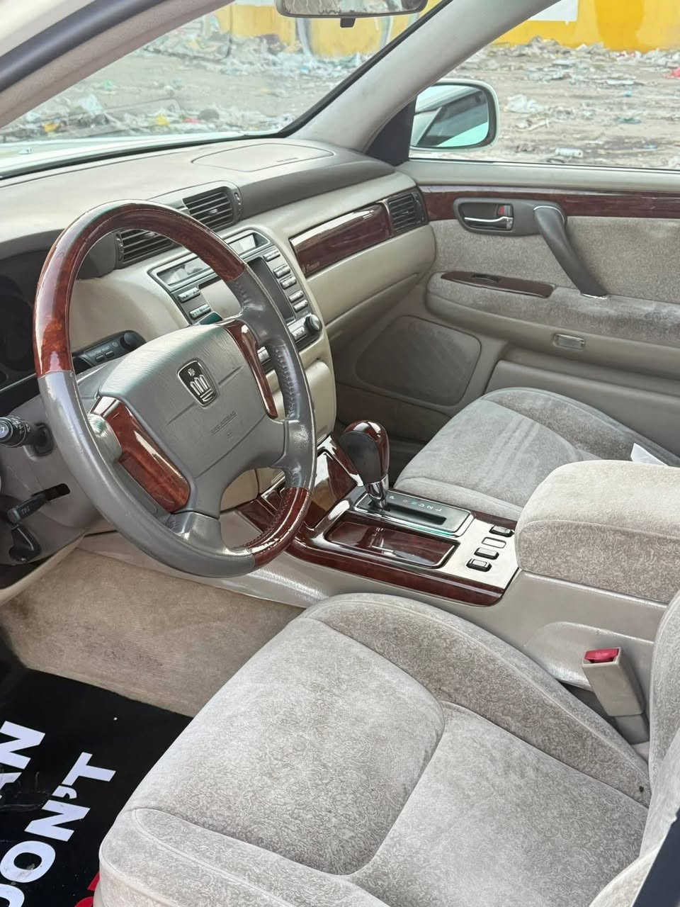 ملكه كركوك مدفوع كمرك وقرص السياره دكمتين محرك ديفور الزغير شاصي 171  كامله سياره زيرو شرط طك كارتون ماشيه 85 اصل كرستال اصل سياره ويل نجمه ابيض وتخم تاير جديد تحوير نجف بيت مديد دشبول عارف 4 كراسي كهرباء برده خلفيه لحيه اصليه اماميه مكينه وكير جدد ستوني شادهن حداديه زيرو تبريد ثلج سياره زيرو وكفاله عامه من الكص وظربه  مالكها بس هاي بسمه الشراي يتصل بيع فقط مكاني بنجف سعرها 118 وبيها مجال واكو اشكال بسوك حسب النظافه وجده وليشوفها يحكم ع جدتها ونظافتها الشراي يتصل فقط 
***********
