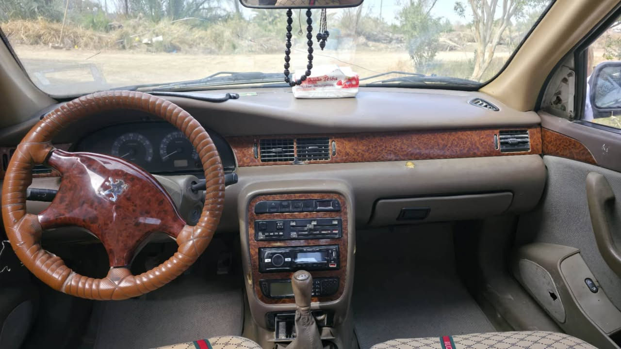 السلام عليكم سمند موديل 10 بيها بارد قليل رقم نكليزي مكينه كير حداديه تخم تاير  كهربائيات كله نضيف سعرها 38بيها مجال قليل مكانها الديوانية ***********
