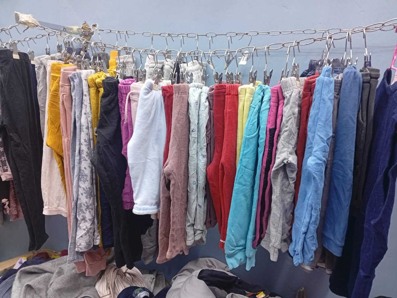 كسر جديد. أوربي
عرض عرض للجمعه ويخلص 
الاسعار 👇
كيلوتات بالف 
بلوزات ماركه  بالفين 
بنطرونات  بالف 
حديث الولاده اشكال قطعتين بالف 
قمصله ولادي بناتي بالف ونص 
بجايم اطفال بالف 
بجايم بناتي بالف 
تشيرتات نسائي بناتي بالفين 
جميع الاعمار من توه طالع فما فوق 
العنوان شارع سيد علي الغرابي قرب فلافل لبنان 
واتساب ***********
