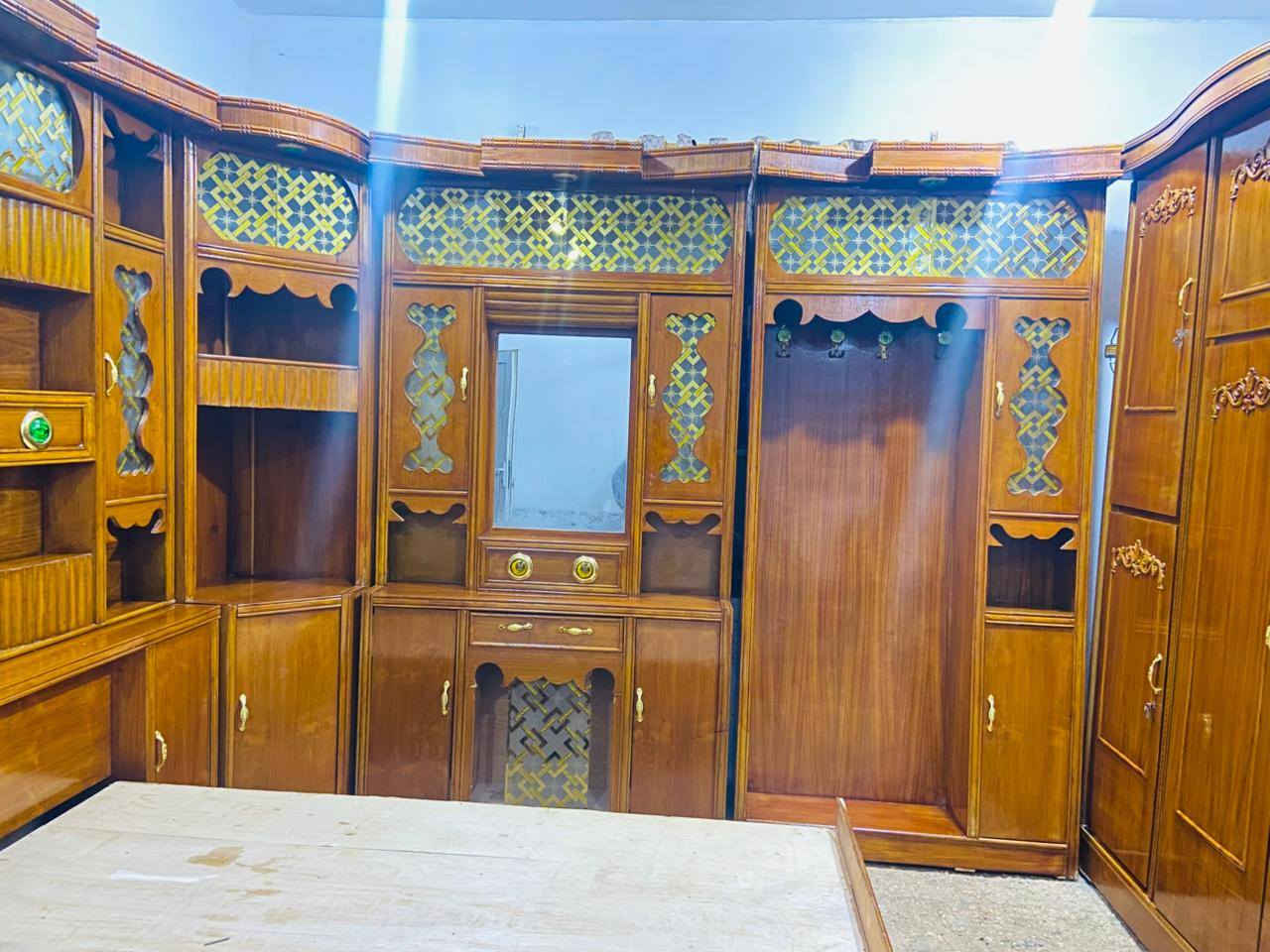 يوجد غرفه نوم عراقي نظافه فول السعر 950وبيه مجال التواصل ***********
ادمن وافق❤️
