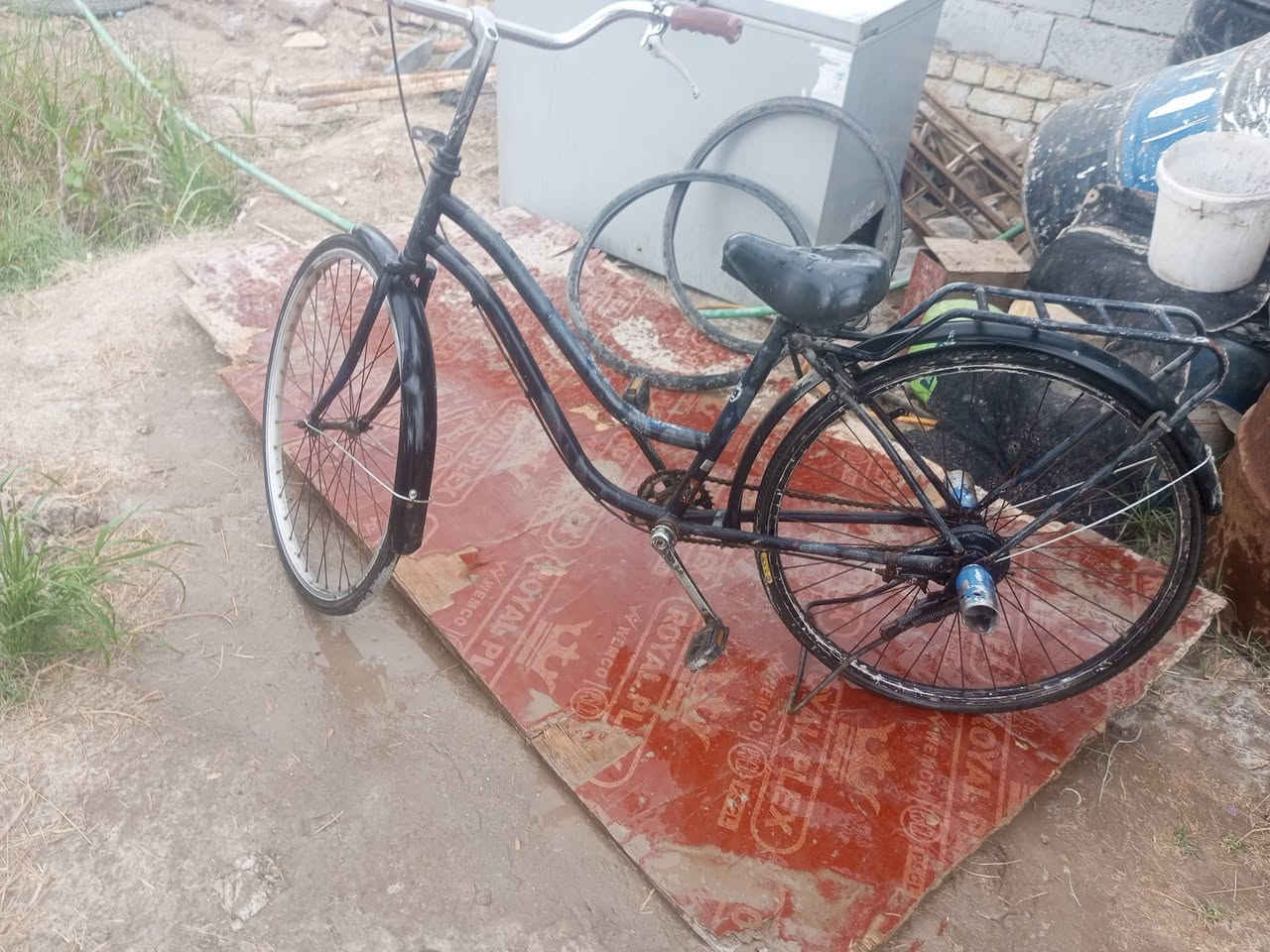 السلام عليكم بايسكل للبيع ديوانيه قضاء الشافيه سعر حجم 26 بناتي ***********
