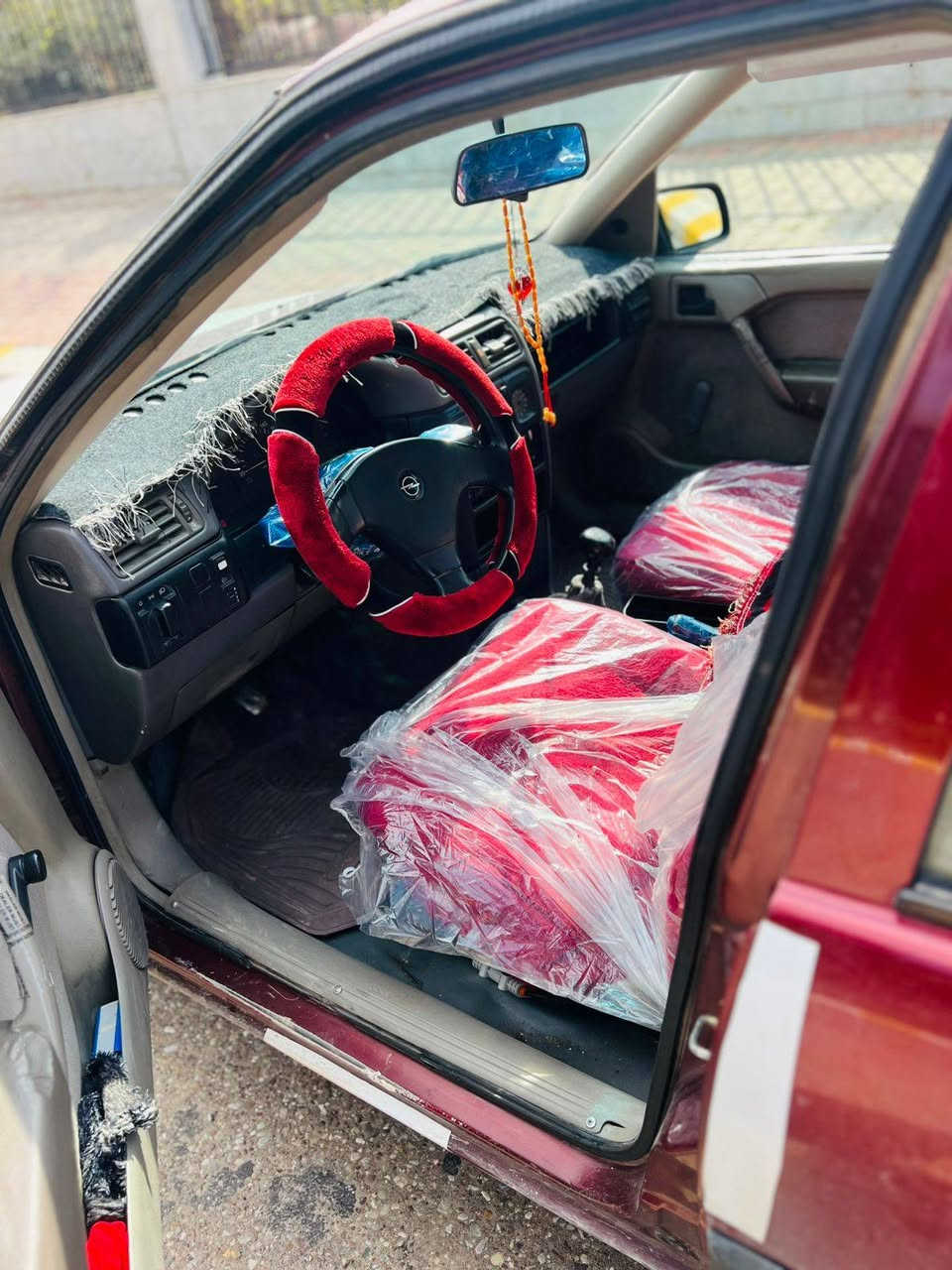 للبيع فقط
فكترا 
حجم 1600
محرك كير شرط
تبريد ثلج ❄
تدفئة نار
مي مساحات شرط
باتري جديد 
قفل مركزي 
تايرات جديد
داخل يخبل كله جديد  
كهربائيات من الدعاميه للدعاميه 
دوش جديد 
بلك جديد
كيج بانزين شغال
كيج حماوه شغال 
كيج سعره رون شغال
سياره تخبل مال جناي سياره جديده
السعر 40وبيها مجال 
شراي اتصل 🗣📲📞
وتدلل 
***********
