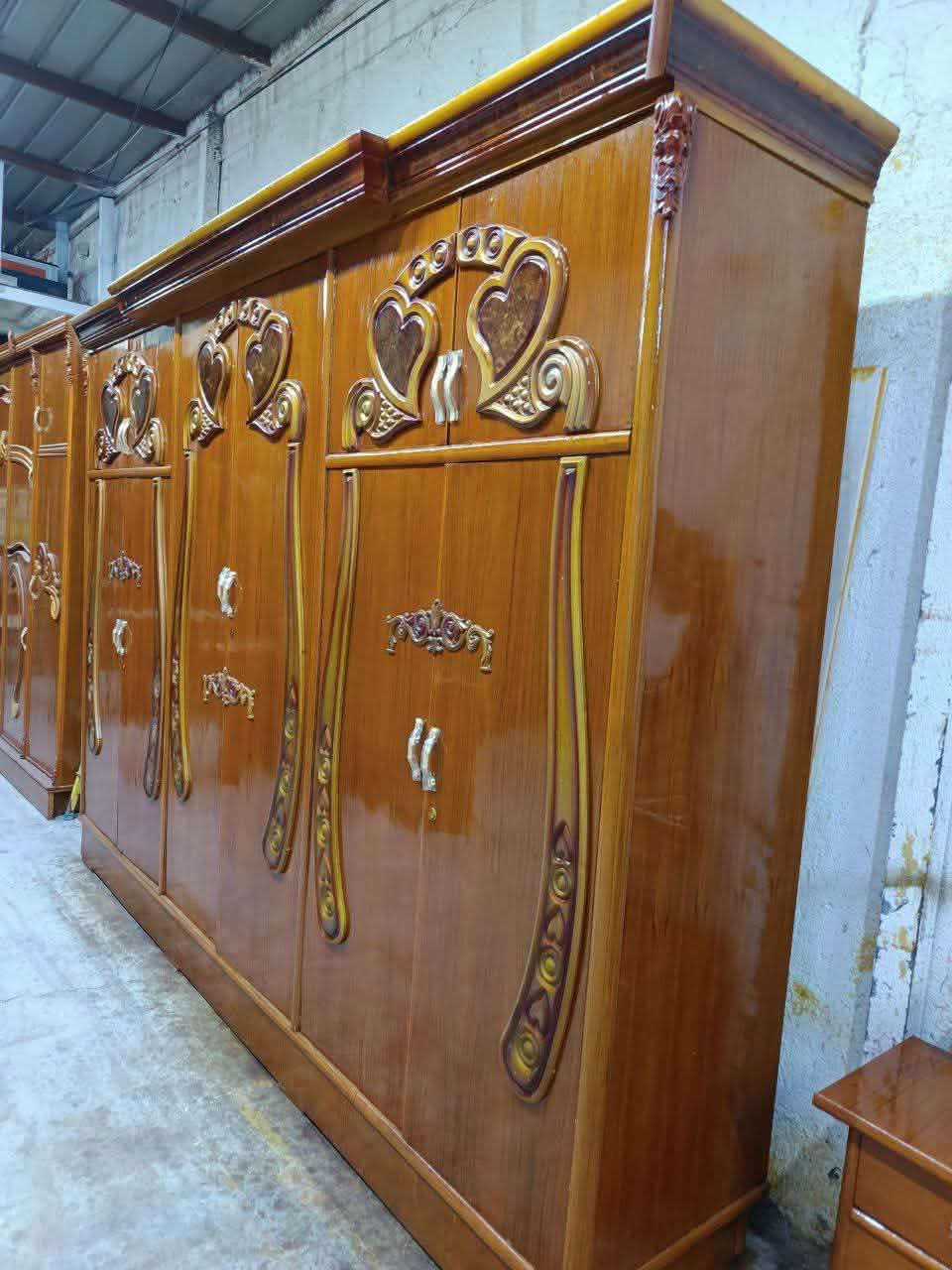 صاج عراقيه فول نضافه ويا التوصيل والشد واصل داخل بغداد الحجز واتساب فقط فقط ***********
