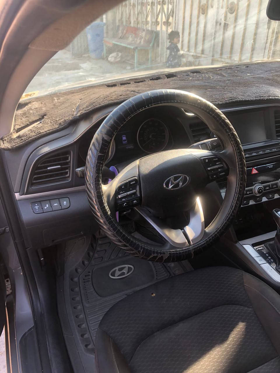 السلام عليكم
النتره موديل 20وارد امريكي صور الحادث بل منشور 
مواصفات نص فول 
كشنات مخمل 

شاشه كامره 
الون فيلي
سياره نضيفه ومابيه اي نقص 
رقم اربيل   شرط التحويل 
السياره  بيه قطعتين صبغ وقطعتين تبديل اصلي  
شواصي لغود كفاله 
مكاني بغداد الشعب 
السعر  120 وبيه مجال 

***********
