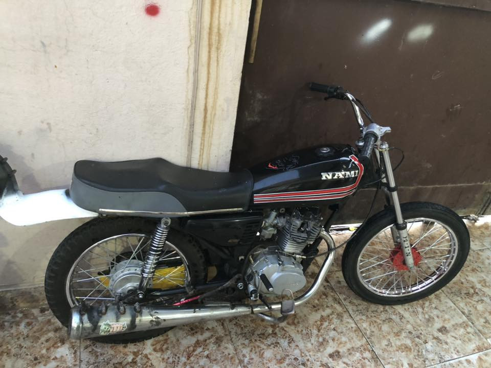 سلام عليكم دراجه للبيع نامه 3احرف تعميره كلها جديد من طاير ل طاير 26 غراضه كلها جديد شاد شاصي رفيع محرك 20سرط لا صرف لا بخار بس بيها سوط عصافير شلعه معدل فول دبلات امامي خلفي كلها شغاله سعره مناسب 260رقم موبايل 

‭0787 763 7458‬
