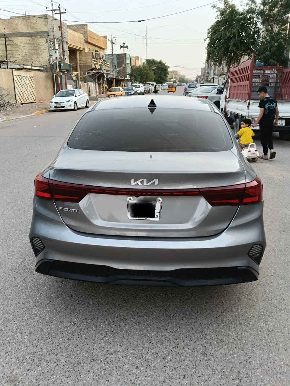 كيا فورتي نص فول
موديل 2024
وارد امريكي السياره دخول جديد ما مرقمه بعدهي
حادثها باب الخلفي اليمنه تم تبديله والبنيد شويه متضرر وموضح بالصوره  نقصها بس الدركه وكيلون الباب 
بدون دواخل بس الايرباك مال الدركه طاك ورجعته سستم 
ماشيه ٢٥ ميل 

مواصفات
محرك 2000 دوش المرغوب
شاشه
تحكم ستيرن
انضمه قياده
رادار امامي خلفي
نقطه عمياء
كير مكينه تبريد تدفئه حداديه بدون اي نقص
السعر 145$ وبيها مجال بسيط 
مكاني بغداد - الحريه
***********
واتساب فقط
