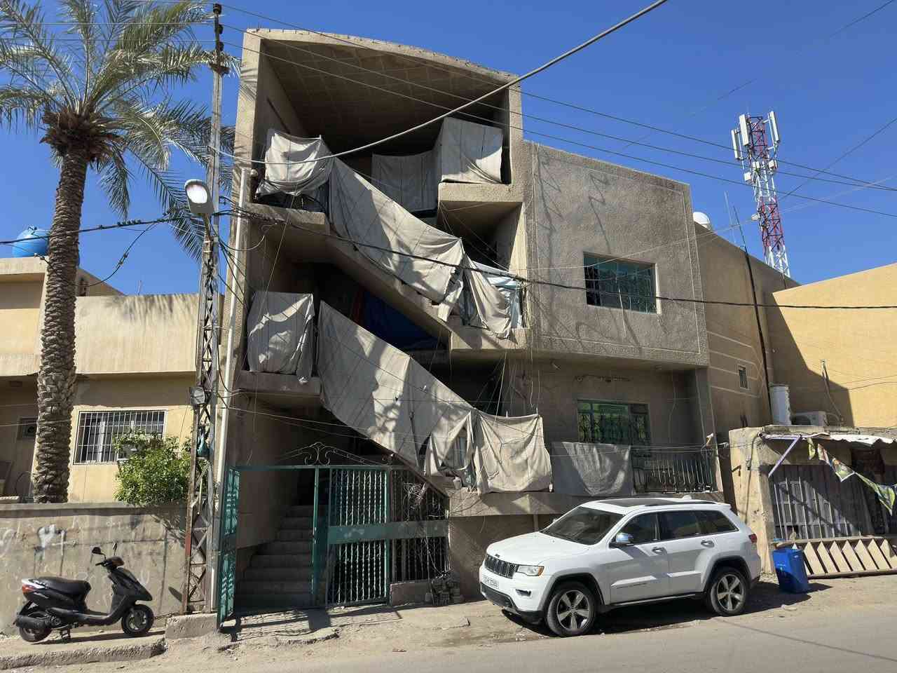 بناية للبيع – فرصة استثمارية مميزة
📍 المساحة: 163 م²
📐 الواجهة: 10 م
📏 النزال: 16.30 م

🔹 تتكون من 6 شقق سكنية
🔹 موقع الكريعات القصور على الشارع العام 

📞 للاستفسار والاتصال: ***********
