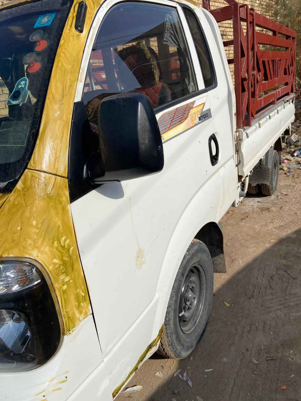 السلام عليكم كيه بنكو حمل مديل 17 مكينه تجفيت عام كشره نكدات قليله السيارة رقم انكليزي سنوه 29
السيارة مامتعوبه كير كفاله كهربائيات شغال تخم تاير رقم الشاصي واضح تبريد تدفئه العنوان العماره 
السعر ١١٥ وبيه مجال 
الرقم      ***********
