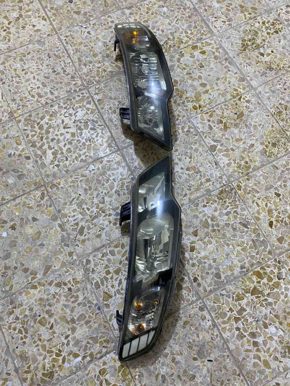 لايتات سيراتو موديل 2011 إلى 2014 اصليات بس مبدل جام سعر 110 مكاني نجف ***********
