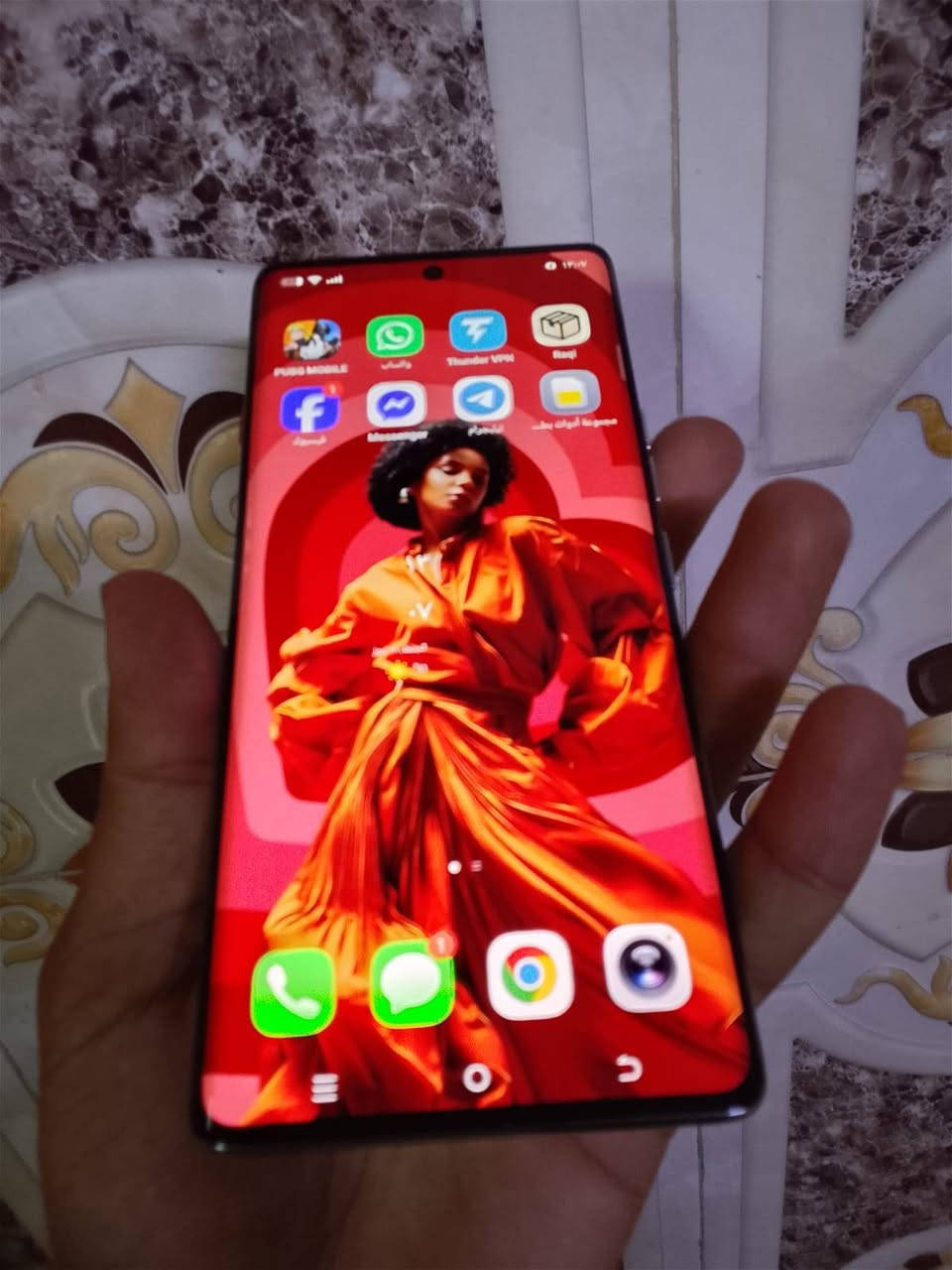 كامون 40 برو5G
ذاكره 256 
رام 12+12
مبدل شاشه وكاله ام البصمه 
الكامره الاماميه شويه مو واضحه 
رايده ب 250 
مكاني بغداد مدينه الصدر 
‏‪***********‬‏
