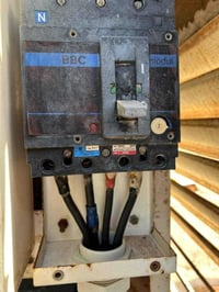 مولد بيركنز إنجليزي • 50KVA • بطارية جديدة
