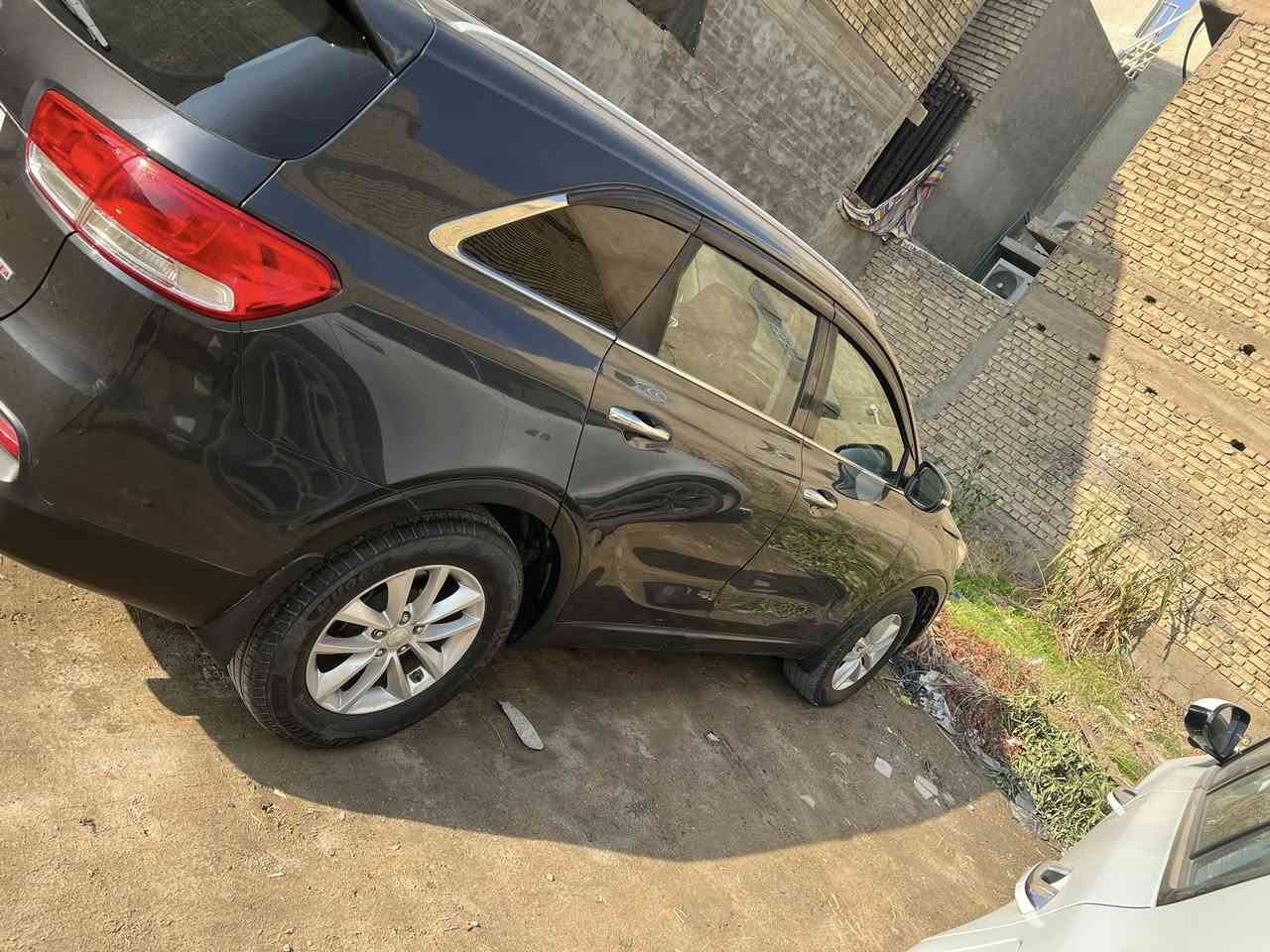 سلام عليكم سورنتو 2016 وارد أمريكي محرك4 سلندر 2400 بيه صبغ 3قطع محرك كير  كفالة تبريد ثلج صدر امامي خلفي جدد  سيارة بسمي  مكان بغداد جكوك سعر 145 بي مجال رقم تلفون ***********
