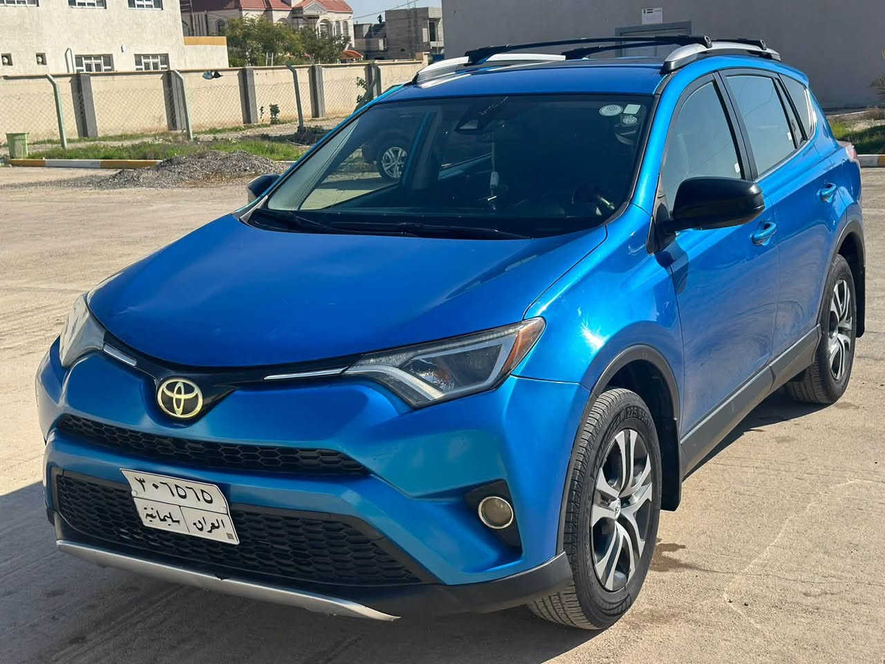 🚘 للبيع – Toyota RAV4 LE موديل 2018 – أمريكي 🇺🇸
📌 المواصفات العامة:
 • الموديل: 2018
 • الفئة: LE
 • الاستيراد: أمريكي
 • العداد: 89,600 ميل
 • رقم السيارة: سليمانية
 • السنوية: باسمي
⚙️ المواصفات الفنية:
 • محرك 2.5 لتر 4 سلندر
 • ناقل حركة أوتوماتيك 6 سرعات
 • نظام دفع أمامي (FWD)
 • نظام ECO لتوفير الوقود
 • صرفية اقتصادية ممتازة
🛡️ أنظمة الأمان:
 • وسائد هوائية متعددة
 • نظام ABS مانع انغلاق المكابح
 • نظام الثبات الإلكتروني (VSC)
 • نظام التحكم بالجر (Traction Control)
 • كاميرا خلفية
 • حساسات (سونار) خلفية
🎛️ المواصفات الداخلية:
 • شاشة معلومات وسطية
 • بلوتوث + AUX + USB
 • تحكم من المقود
 • مثبت سرعة
 • تكييف مركزي قوي
 • زجاج ومرايا كهرباء
 • قفل مركزي + ريموت
 • كراسي قماش نظيفة جداً
🔧 الحالة:
 • السيارة كلين ✔️
 • فقط ضرر خفيف برأس البونيد
 • تعديل على البارد بدون صبغ
 • لا توجد أي قطعة مبدلة
 • شاصي سليم 100%
 • الفحص متاح لأي مكان
- السعر : 158 

📞 للتواصل:
د. علاء يوسف الجعاطة
***********
