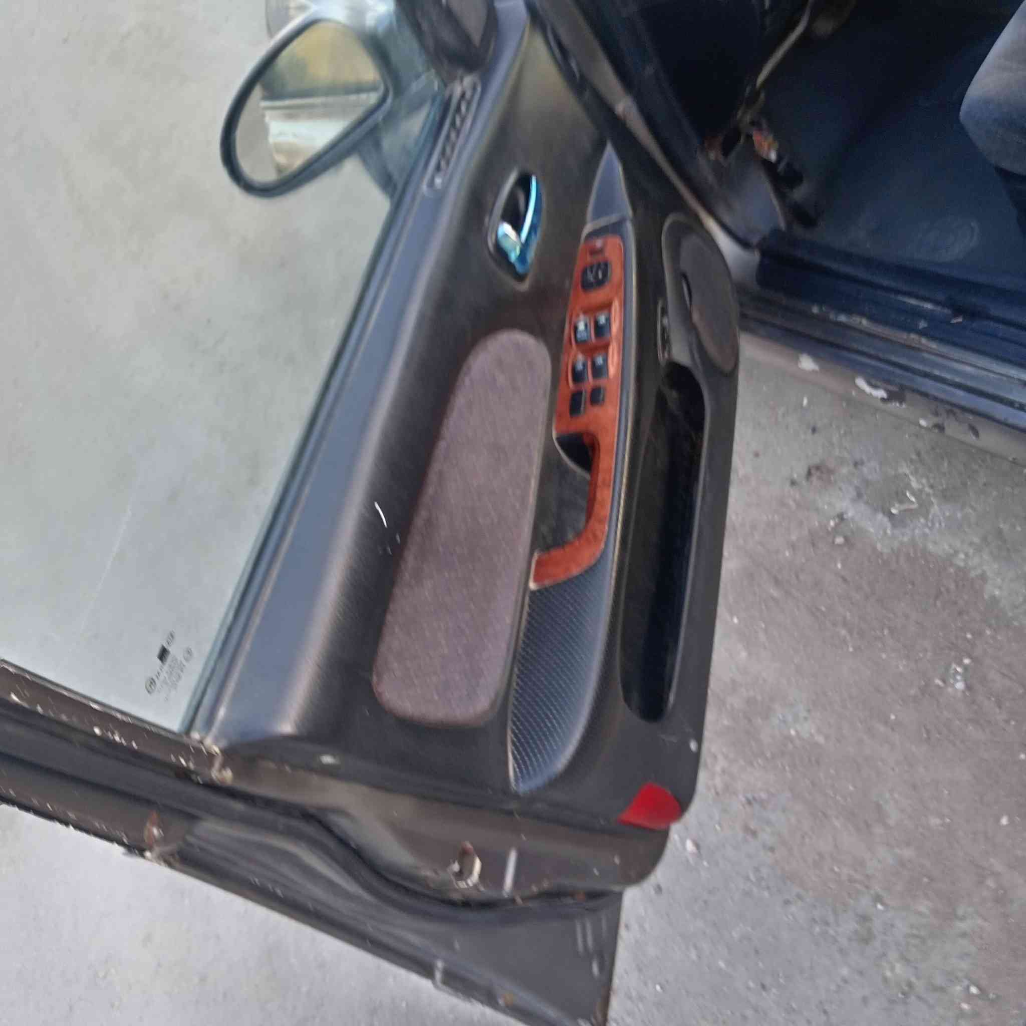 سلام عليكم سوناتا وفود موديل 2004 اصل بانزين سياره رقم بغداد مشروع وطني تحويل سنتر الوك ريموت شاشه كامره تخم تاير حداديه امامي خلفي جديده من ابو عراق السلطاني قبل ثلاث ايام شديته ماصدات جدد كهربائيه كله شغاله وكله على وضع الشركة ليبل واحد سياره كله مكينه اربعه سلندر نوزل وسياره شاديله منضومه غاز يعني انسه صرف البانزين سياره سستم سماعات تحكم ستيرن داخل جديد وعلئ وضع الشركة سياره ضربته جاملغ امامي جهته السايق سياره وارد أمريكي سياره جاهزه مجهزه بس بيه جراد مكاني بابل السعر 53 ***********
