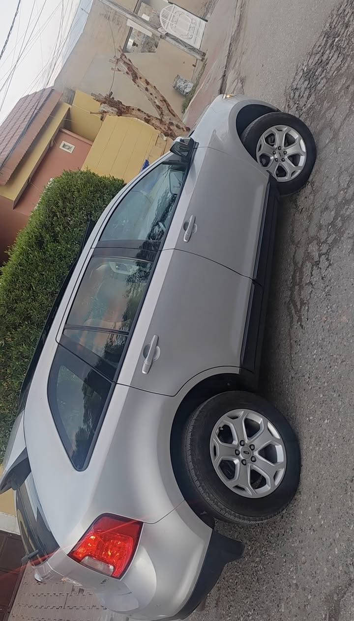 ***********
عنوان كركوك
سيارة رقم سليمانية
سنوي جديدة لحد 2029
كوبون بنزين 
4 سويج 
سقف بانوراما 
كشن هيتر
شاشة
تحديد سرعة 
كامرا خلفية 
باب رمز 
تبريد و تتفئة 100%
محرك و گير 100% 
بدون سبغ كركوك, العراق
