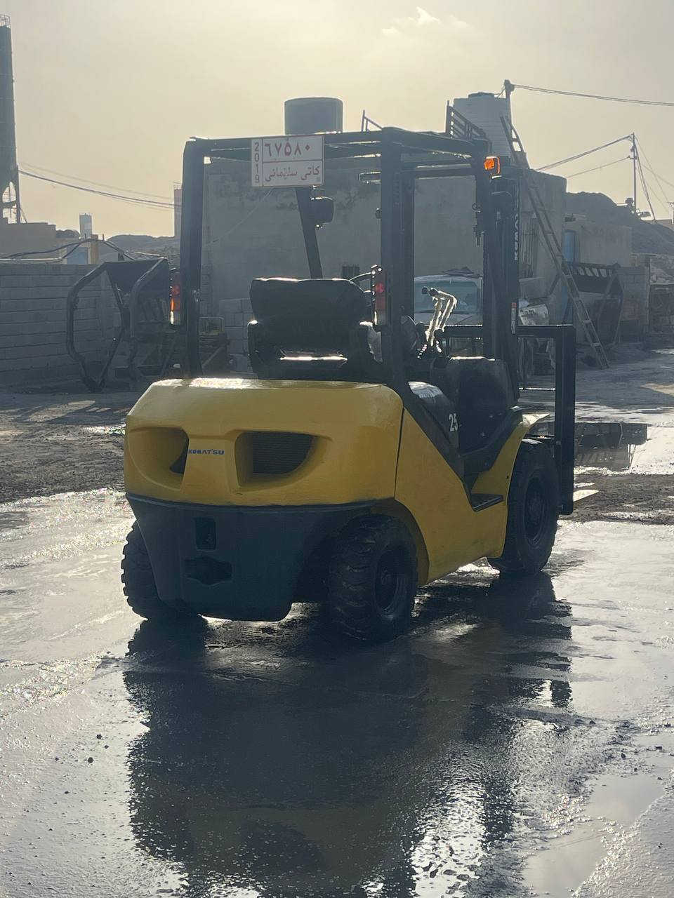 للبيع رافعه شوكيه كوماتسو موديل 2013"طنين ونص "جب حاويه" كير_محرك_اكسن "مكفول" ارقام منفيس كاتي 
سعر" 78$"للإستفسار اتصال ***********'"/***********

