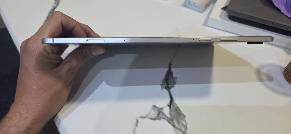 السلام عليكم
كالكسي تاب s11
ذاكرة ٢٥٦ قابل لاضافة ذاكرة خارجية
نظافة ١٠٠%
مع كفرات اصلية عدد ٢
السعر ٨٠٠ الف
***********
بغداد
