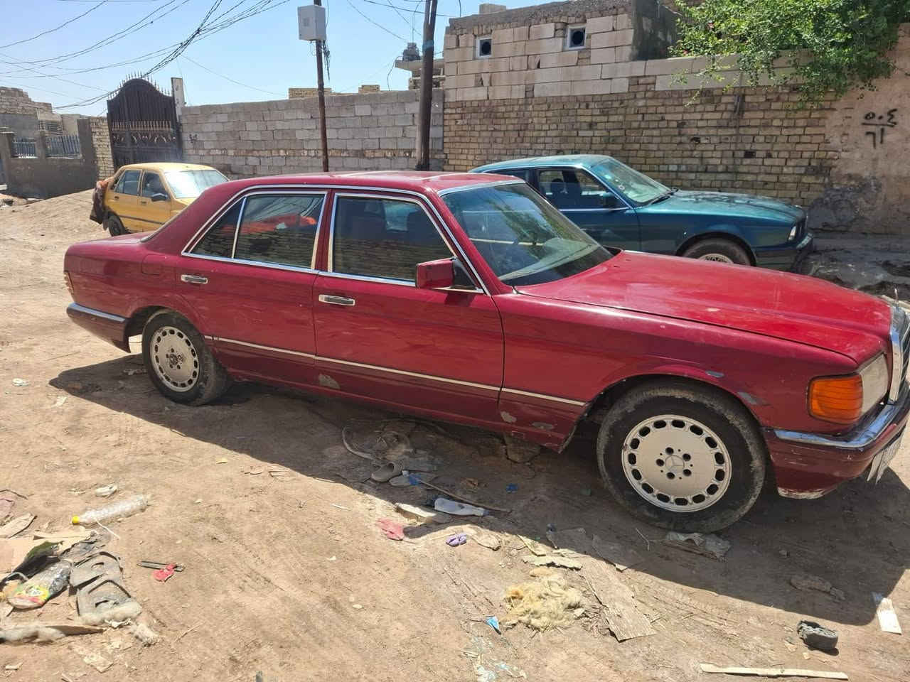 السلام عليكم البيع مارسيدس مديل 83 محوره مكرك ملكه وكير جديد  كهربائيات شغاله تخم تاير جديد حداديه 100سنويه 27 سياره جاهزه  مكان بل الديوانيه رقم بي واتساب *********** سعر 40بيه مجال رقم بغداد
