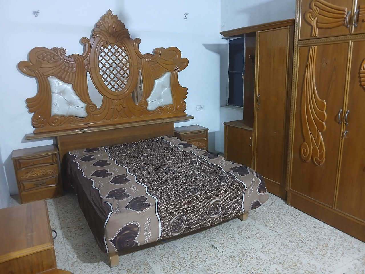 السلام عليكم غرفه صاج للبيع ٥ ملم ٥ ابواب بغداد شعب السعر٥٥٠الف***********

