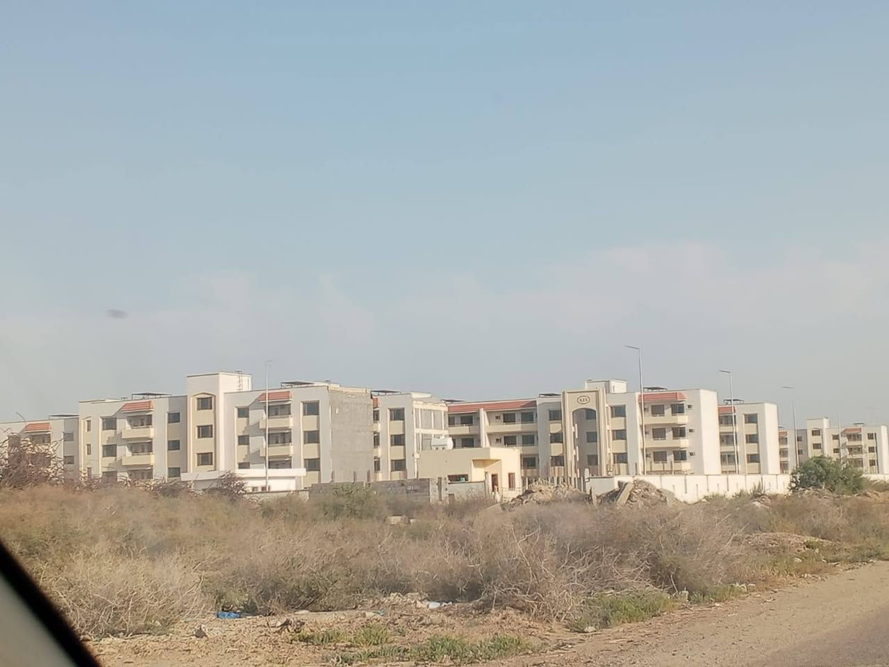 السلام عليكم بيت حديث للبيع اكتمل بنائه قبل أيام الموقع الفلوجه طريق السايدين مقابيل الهياكل 
مساحه الارض  200 
مساحه البناء  160 
جاهز من كلشي مع سياج وحديقه وخدمات كامله 
السعر 65 وبي مجال 
للتواصل  ***********‬‏
