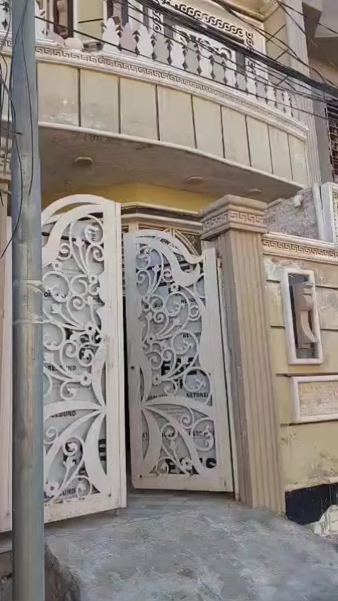 #للبيع دار مساحة 100متر بل 46رابع عرصه عن شارع كربلاء طابقين بناء جناي صب كونكريت بيع مستعجل 105وبي مجال .
للاستفسار مراجعة مكتب الخزرجي شارع المجمعات ***********
