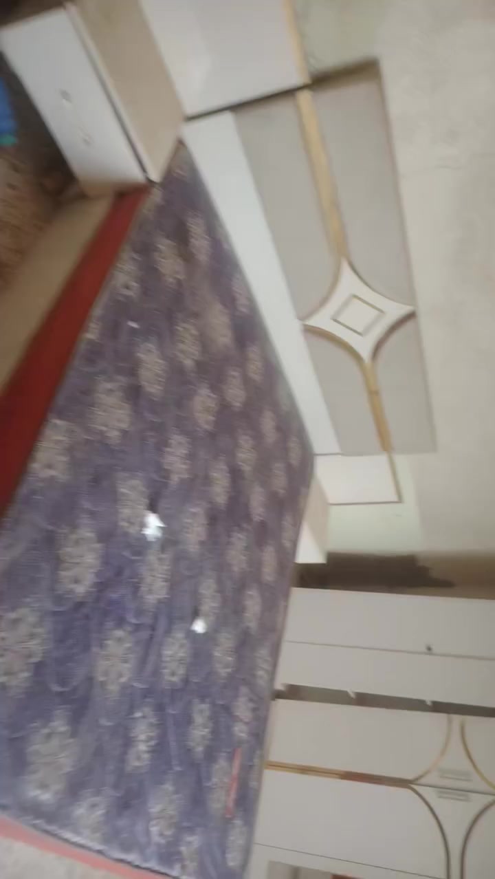 سلام عليكم اخشاب تركي للبيع 5قطع مكاني في الشوملي السعر 700وبيه مجال الاستفسار ***********
