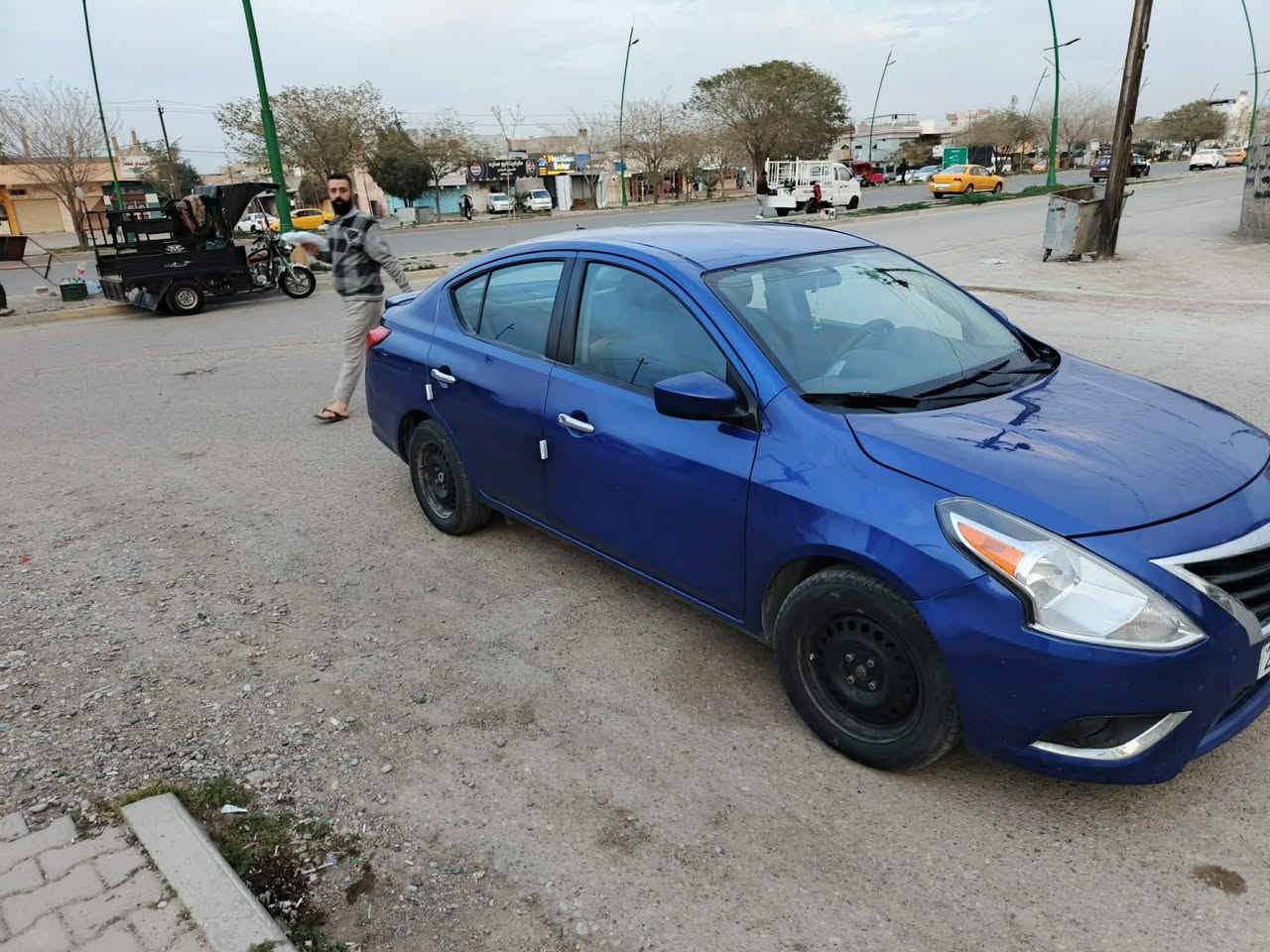 نيسان فيرسا موديل 2017 بيها 3 قطع صبغ اثر شخط بدون ضربه وبدون دواخل كير اوتماتيك محرك شرط مامفتوح رقم سليمانيه دولي سنويه رقم كوله جديده شراي خابرصاحب السياره هذا رقمه *********** سعر 77ورقه
