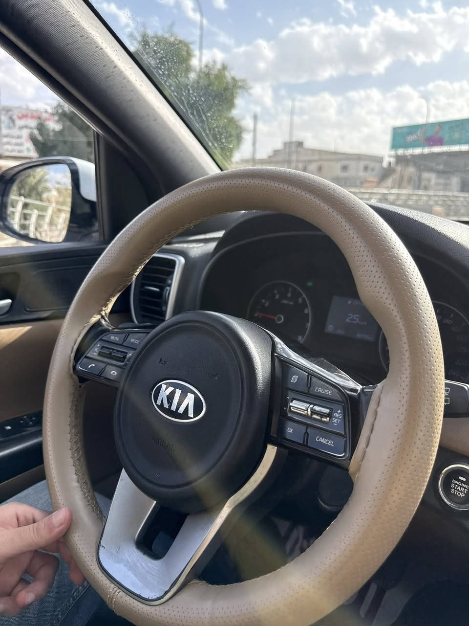 سياره خليجي داخل لونين فول مواصفات بانوراما مري شفط اشاير بلمري حساس امامي خلفي شاشه وكامره خلفيه  كشاف ضباب ممشى السياره 95 كيلو ماكو سياره بهذا الموديل ماشي هجي مودات قياده قطعتين تبريد رقم بصره بأسمي شبه مميز سياره كشرها نظيف سياره كامله بدون نقص حادث السياره بجم تعديل براس الشاصي كم مكان تكحيل  كيرمكينه حداديه وتبريد كفاله  رجاء بس الشراي يتصل هذا رقم المالك *********** سعرها ١٥٥ وبيها مجال
