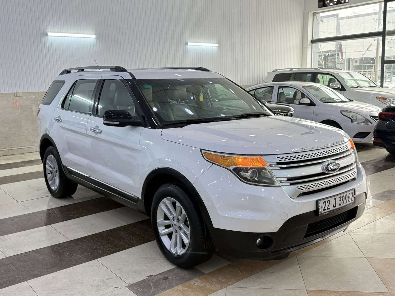 فورد اكسبلور موديل ٢٠١٣
سيارة بدون صبغ مكينة ما مفتوح 
مواصفات فول XLT 4*4 كشن جلد كهربائي شاشة كبير كشن هيتر 
رقم سيارة جديد 
مكان سيارة أربيل معارض شارع ١٠٠ 
*********** واتساب فايبر
