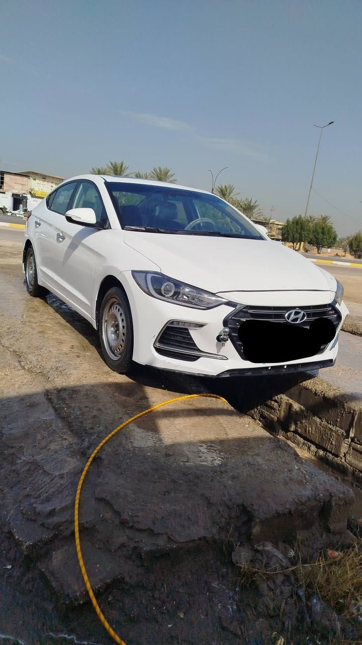 سلام عليكم النترا موديل 19 خليجي مكفوله رقم بغداد انكليزي مكينه 2000 دوش بيه بارد  بصيط سياره جاهزه ونضيفه السعر 155 وبيه مجال مكان السياره كربلاء ***********
