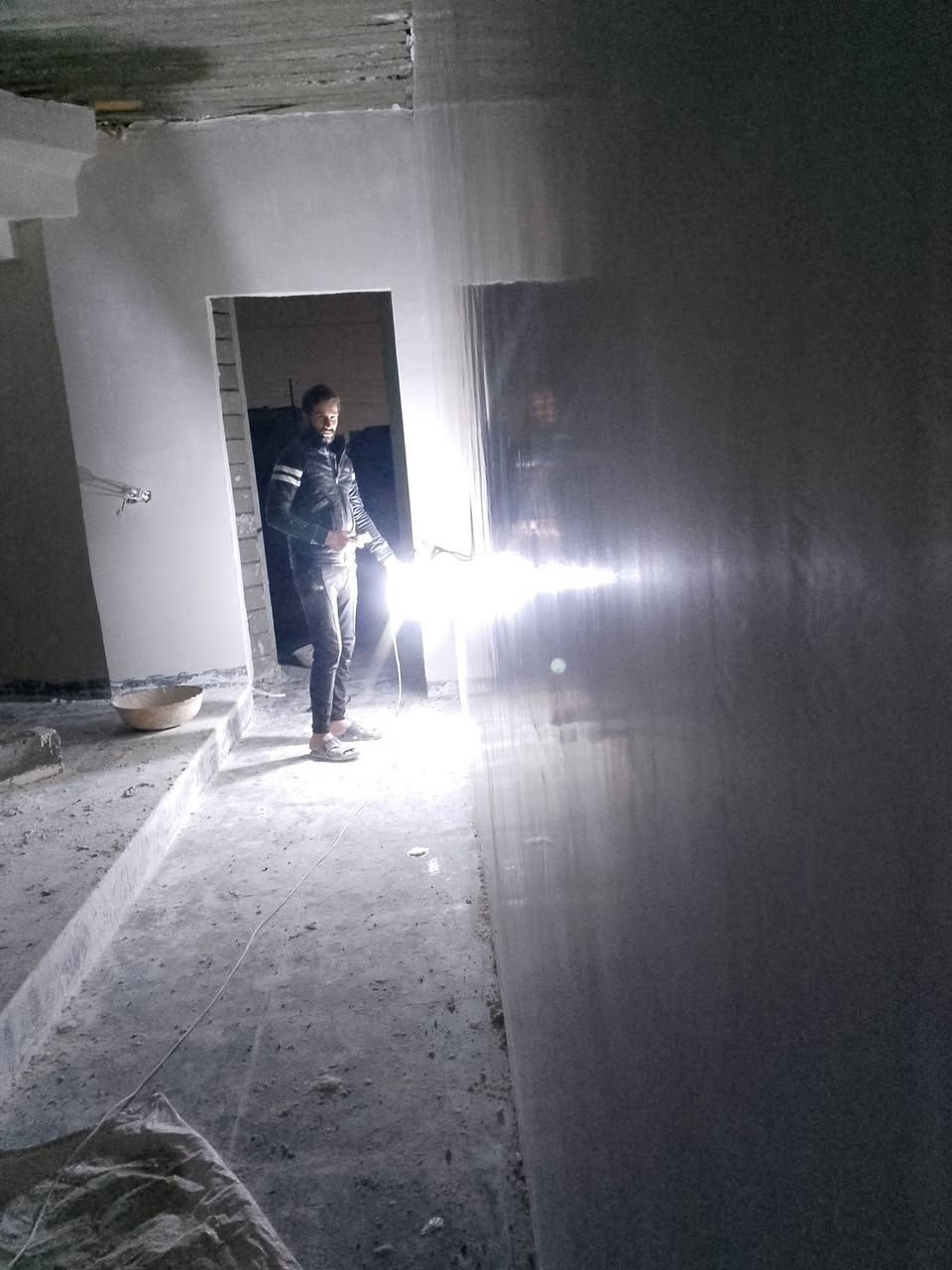 سلام عليكم كادر لبخ جص من لموصل شغل كلو مصاطر تريد المصرف علي تريد عليك متفرق حالياً رقم الهاتف ***********
