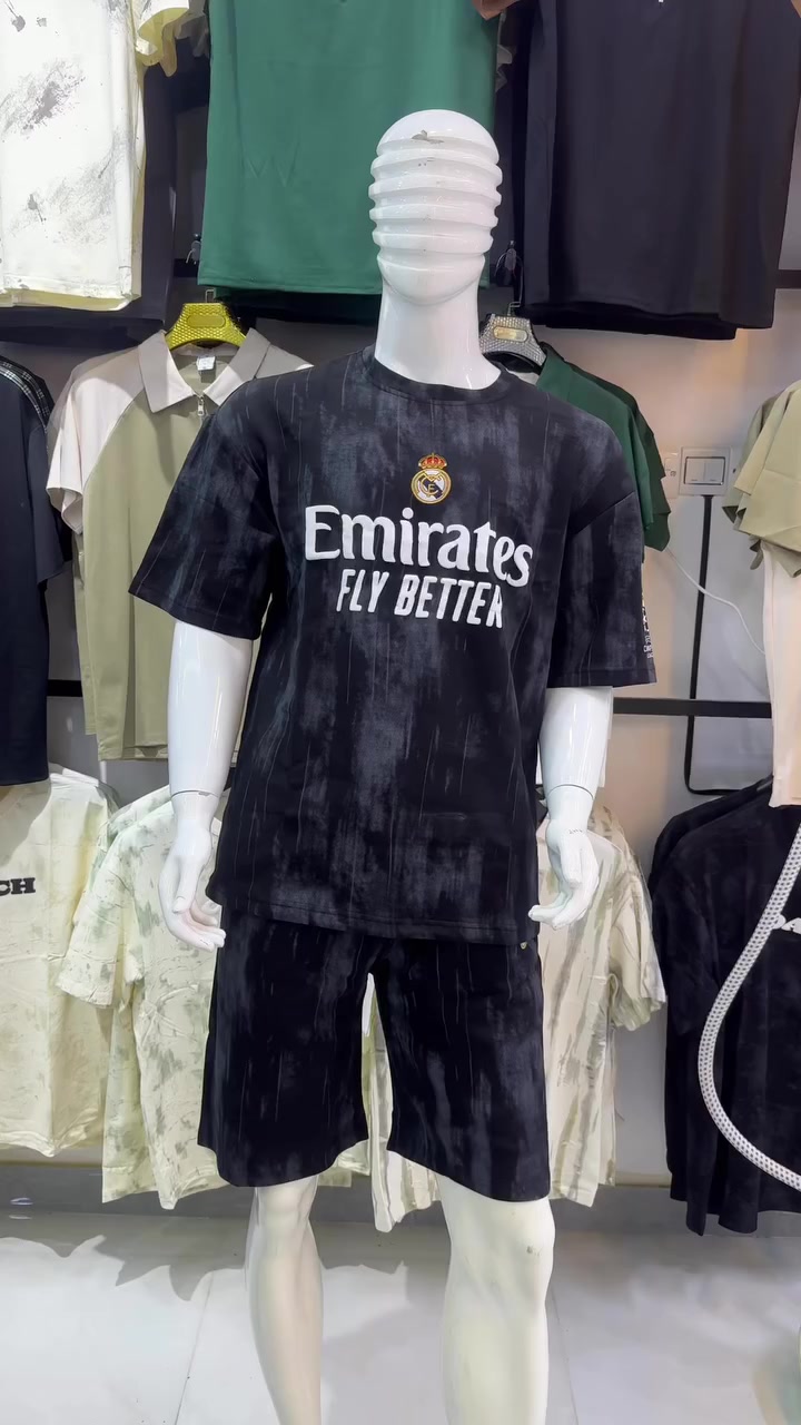 ريال مدريد $ برشلونة 
تراك برمودة + تراك بجامة 
وبسعر 15 الف فقط 

متوفر لدينا في مجمع ابو جنات للملابس الشبابية والرجالية 
القيصرية الجديدة في السوق المسگوف مقابل حسين الأشقر


**إذا كنت صاحب هذا الإعلان وتريد حذفه لأي سبب، رجاءا أرسل رسالة إلى الدعم الفني**