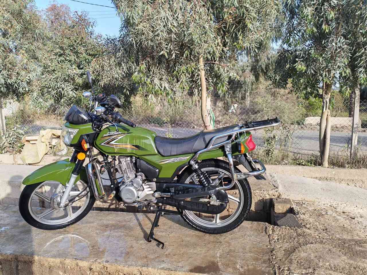 للبيع 
السعر مليونين وربع وبيها مجال 
***********
