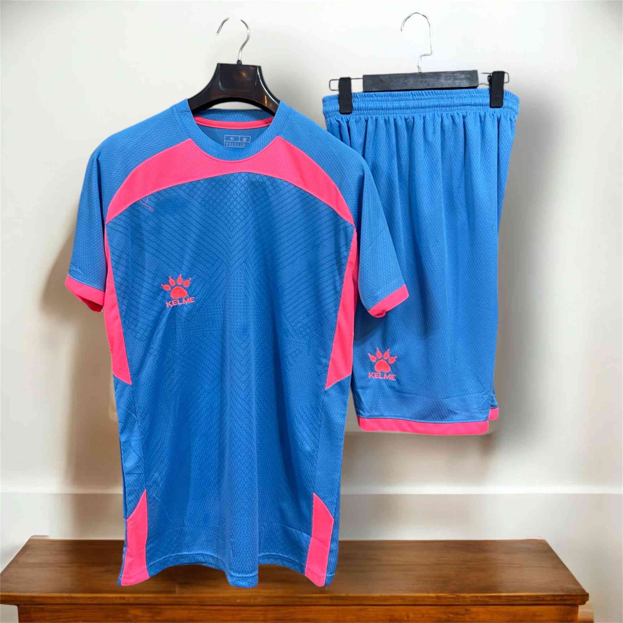 التايلندي الاصلي ✅
دريس وشورت الاصلي 🔥🔥🔥
بدون رقم 
تخفيضاااات 🔥🔥🔥🔥🔥
اذا وصلك الطلب غير البصوره ترجعه بيد المندوب
6 قطع ب 35 الف
12 قطعه ب 70 الف
24 قطعه ب 140 الف
اسعار الجمله ع الخاص ✅✅✅

 M L XL XXL القياسات
واتس :*********** 
يوجد توصيل جميع المحافظات
