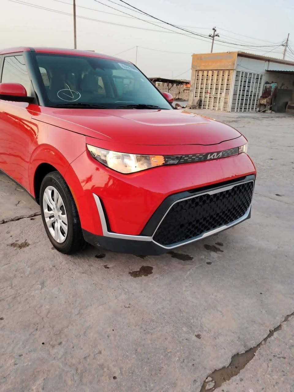 كيا صول 2023 ماشيه 10 الف محرك 2000 دوش تحكم جهتين رادارات امامي وخلفي ويمنه ويسره شغالات حساس اطارات كاميرا دواره تحديد مسار شاشة ايباد مثبت سرعه داخل ابيض السياره دخول جديد باسمي رقم فحص تترقم جميع المحافظات بدون شاصي وصبغ وتبديل بيهه بس بارد بحافة البنيد والجاملغ صور الحادث بالمنشور 
***********
